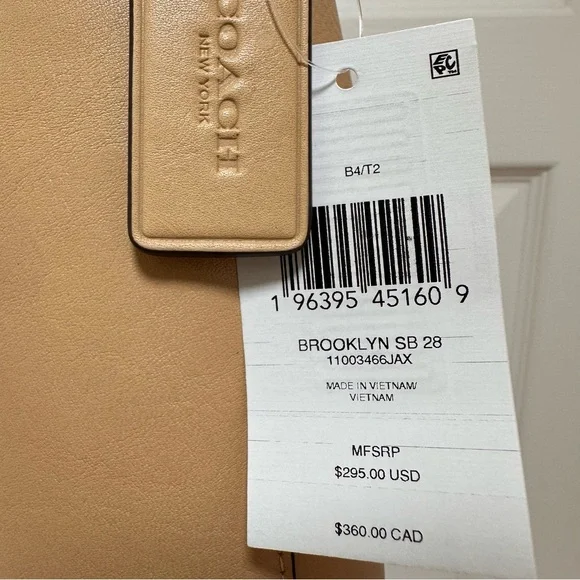 Coach Brooklyn 28 Shoulder Bag Natural Tan Brass Leather NWT - Picture 10 of 10